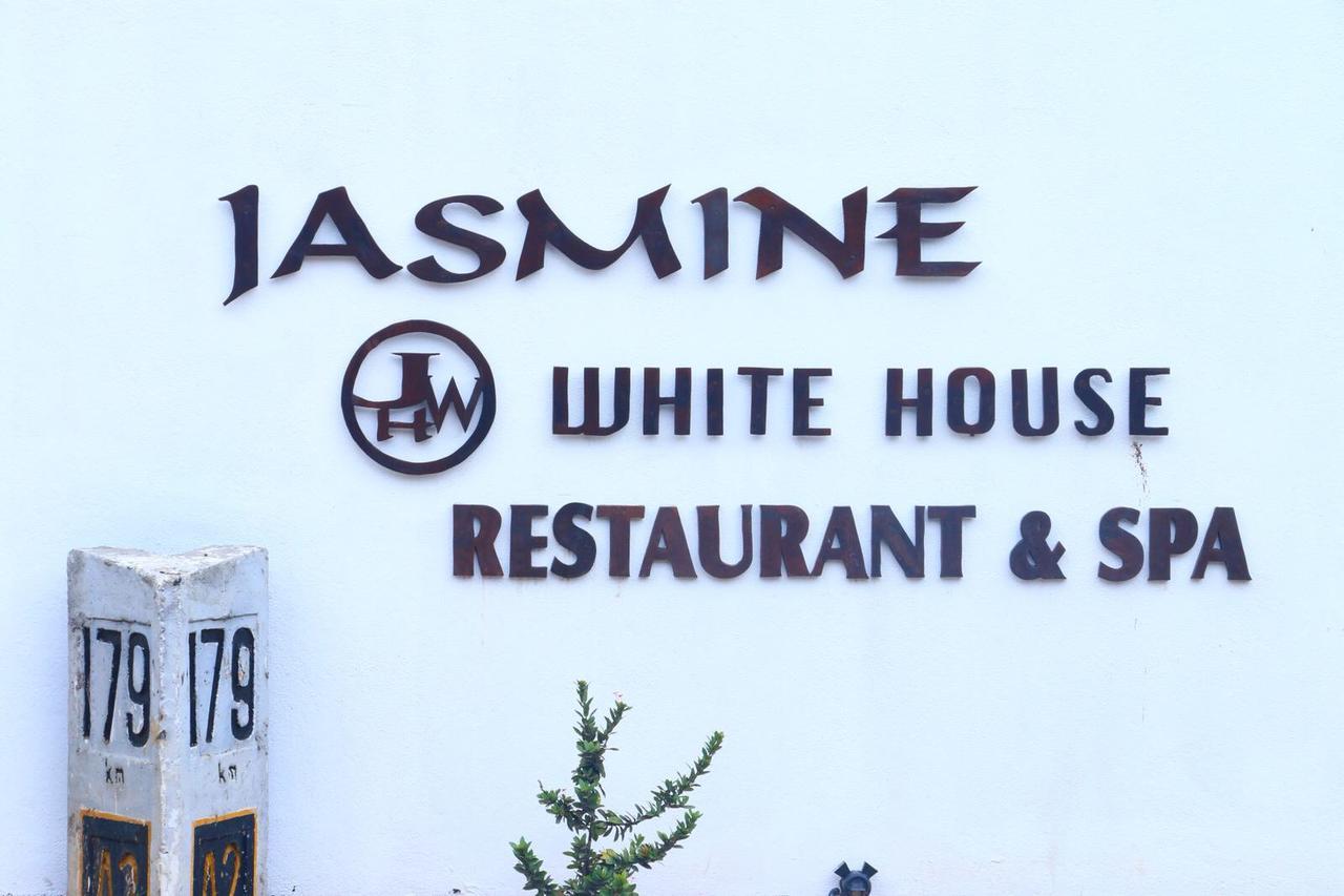 Jasmine White House Restaurant & Spa 迪克韦勒 外观 照片